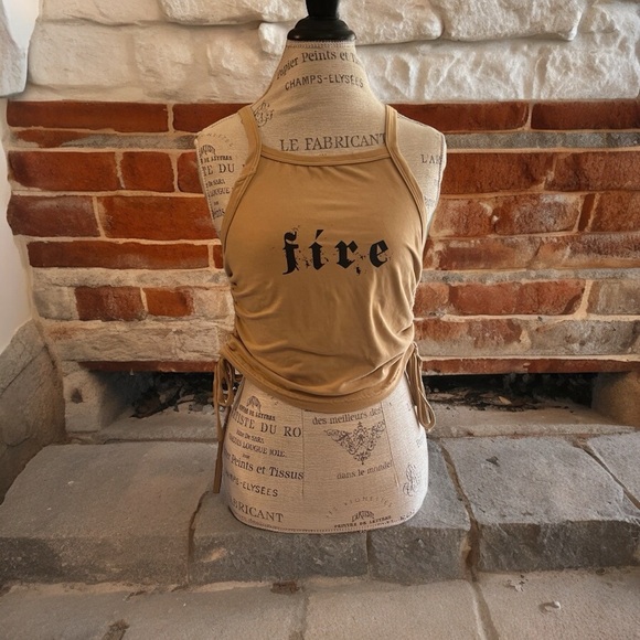 “Fire”🔥 Tank. Scrunch and tie sides. Super cute! Great for summer Boho Size XL - Picture 7 of 16